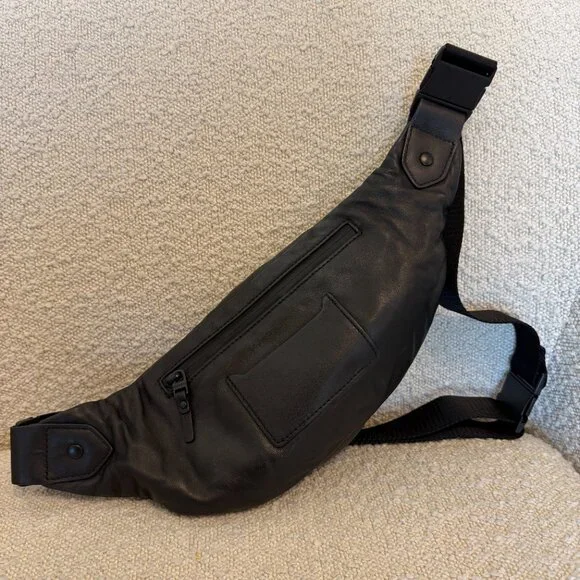 Lo & Sons - Bond Leather Sling Bag - Picture 3 of 9